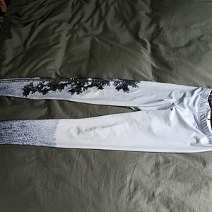 Wild Movements #SilverFir yoga leggings